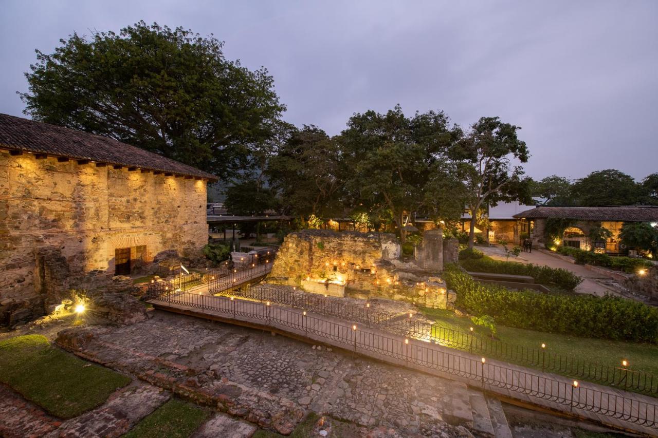 Hotel Museo Spa Casa Santo Domingo Antigua Esterno foto The resort at night