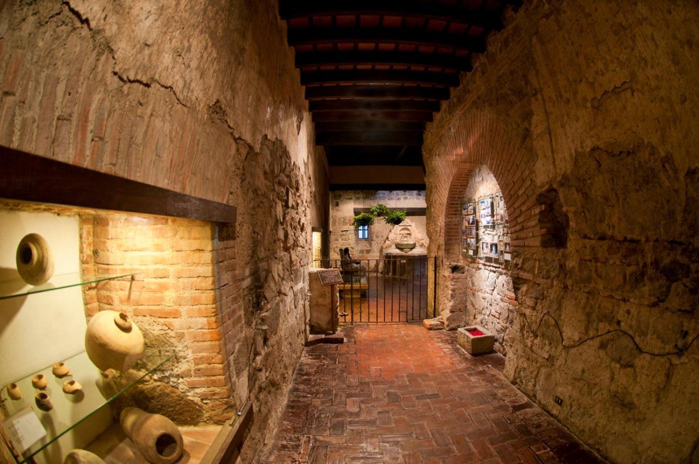 Hotel Museo Spa Casa Santo Domingo Antigua Esterno foto The narrowest street in the world
