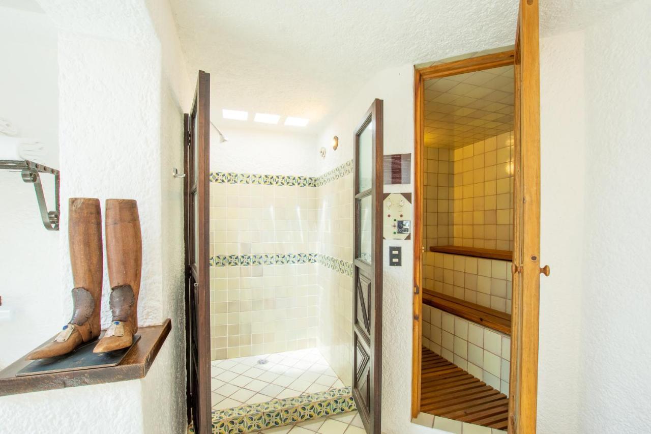 Hotel Museo Spa Casa Santo Domingo Antigua Esterno foto A shower in a private home